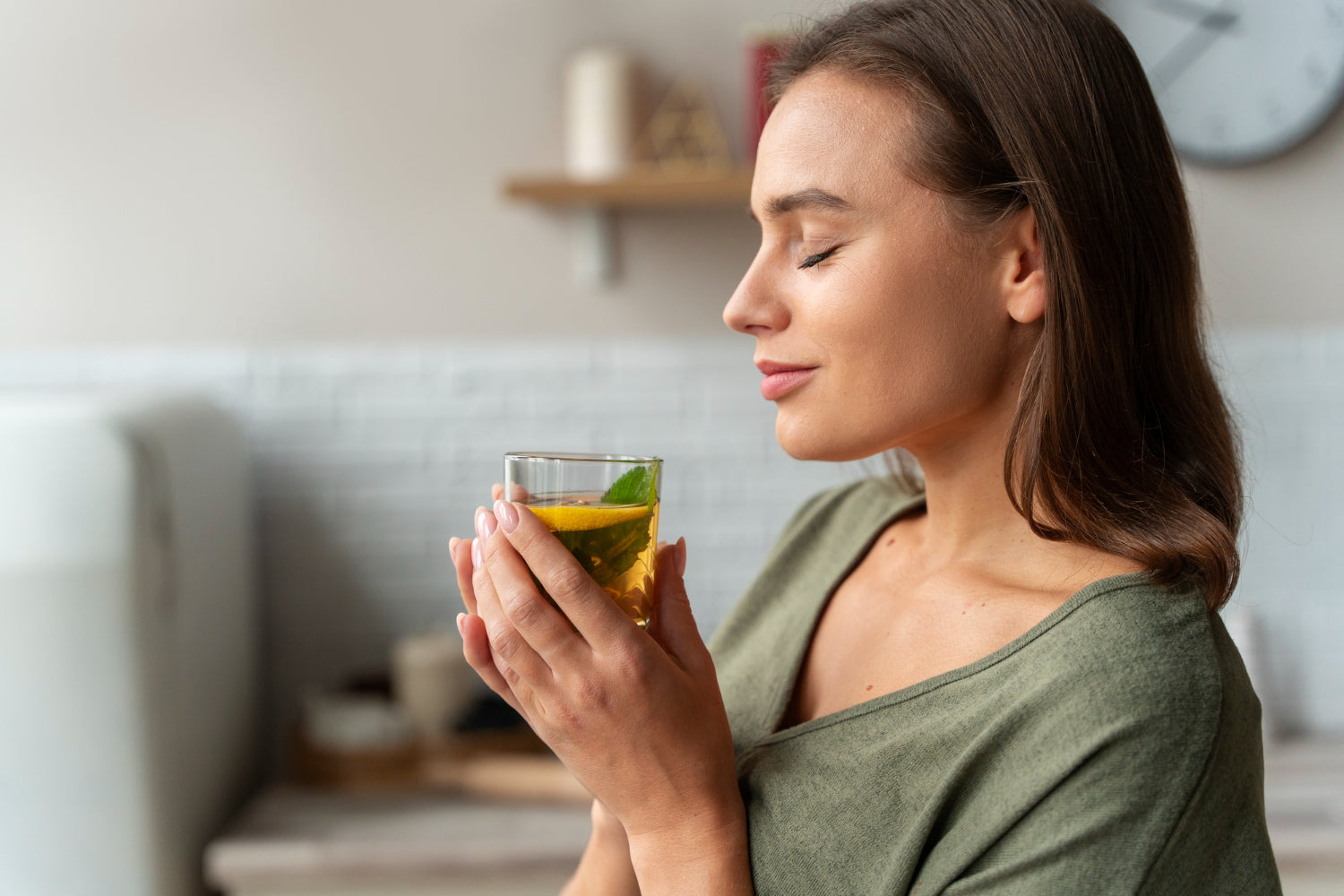 Lemon Tea Benefits: 10 Reasons to Add Lemon Tea in Your Daily Ritual
