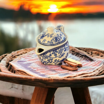 Ceramic tea pot with removable infuser