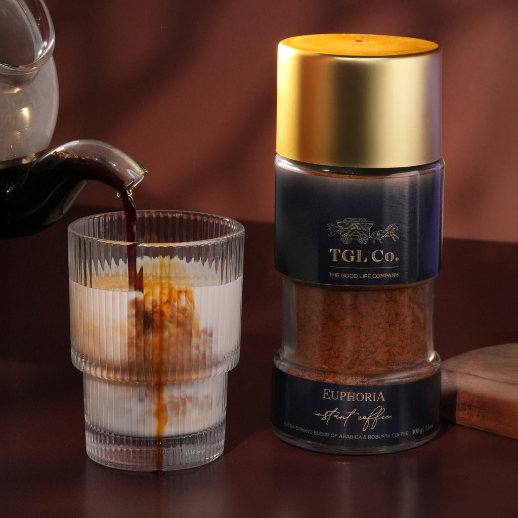 Premium blended instant coffee with rich flavour for daily coffee brewing