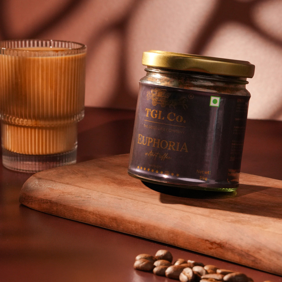 Instant coffee blend with Arabica and Robusta beans for bold coffee