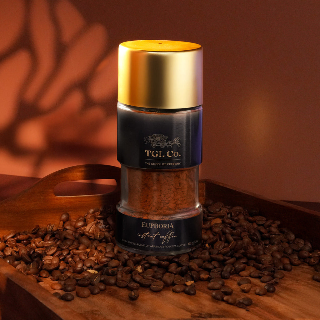 Arabica and Robusta blended instant coffee for strong aromatic coffee brewing
