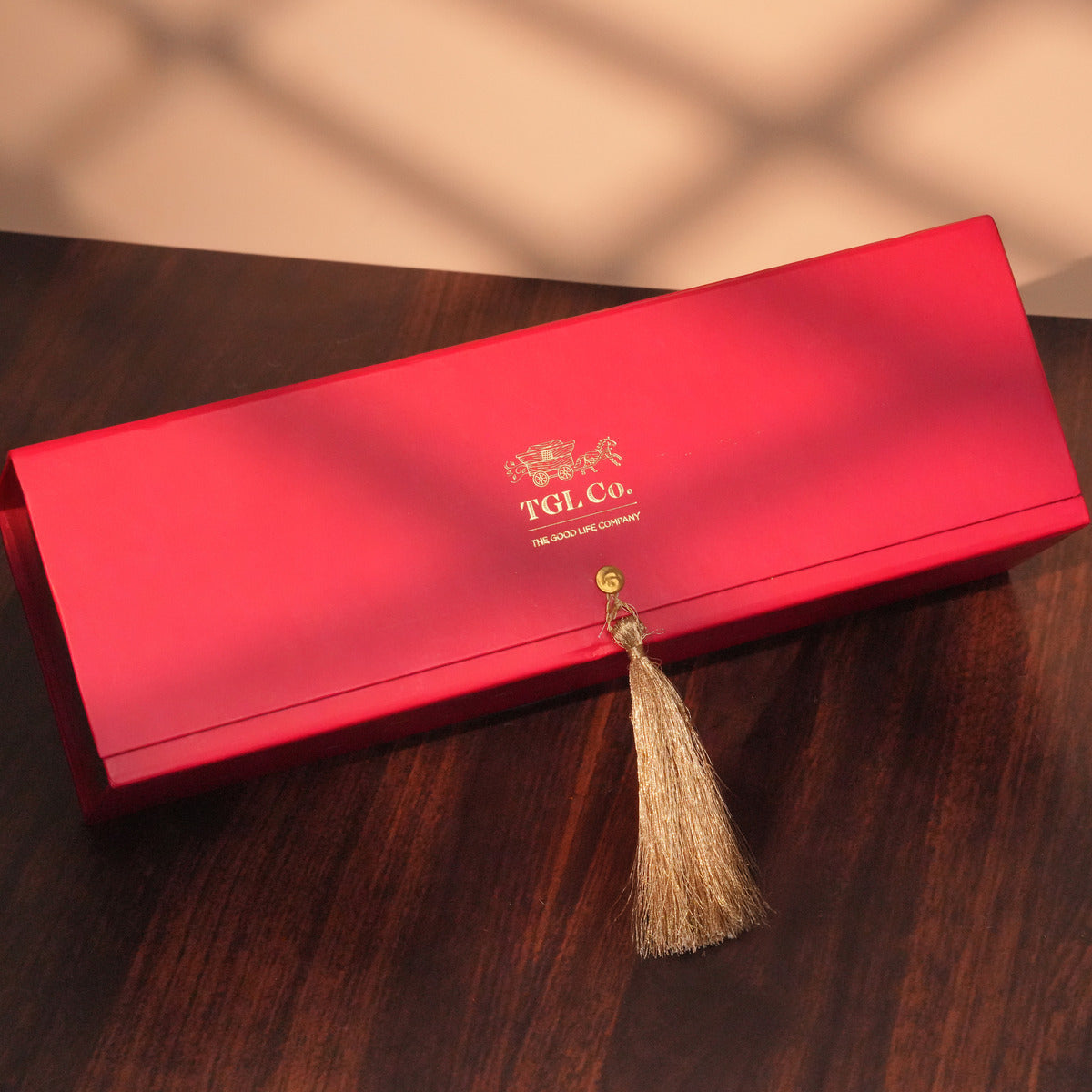 Elegant tea gift hamper with curated premium teas