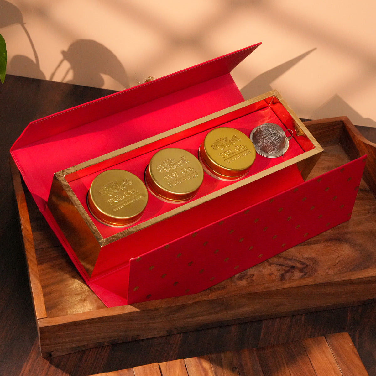 Heartfelt Moments premium tea gift box with accessories for special occasions